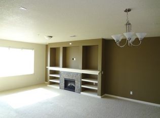 909 NE Wheelock Pl, Hillsboro, OR 97006