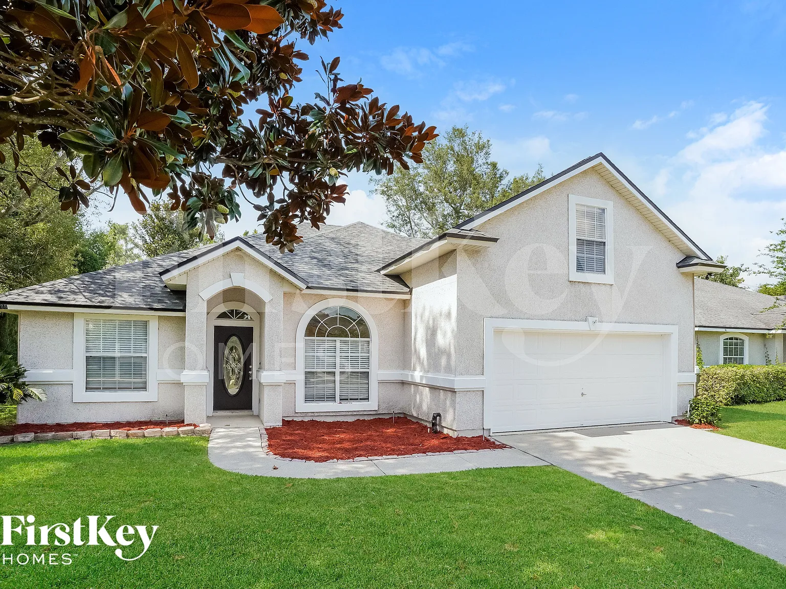 4 bed, 2.0 bath, 2045 sqft, $2,550 — Photo 3
