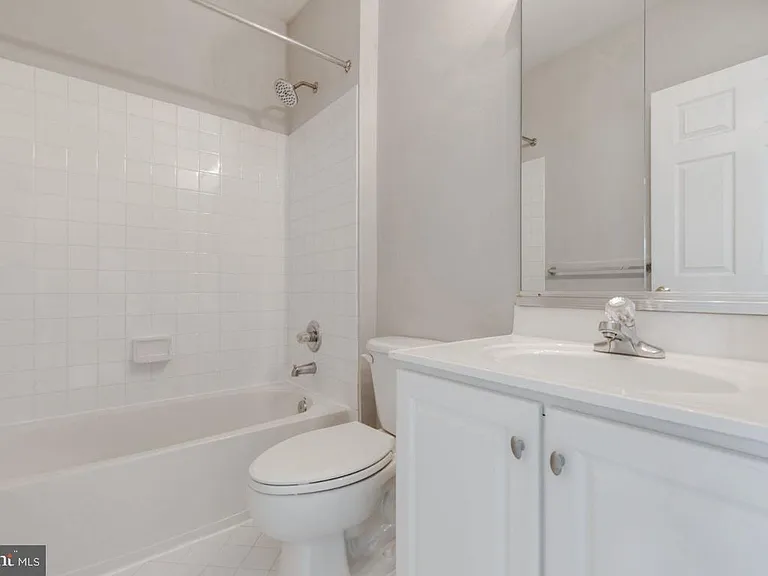 25286 McIntyre Sq — Photo 23