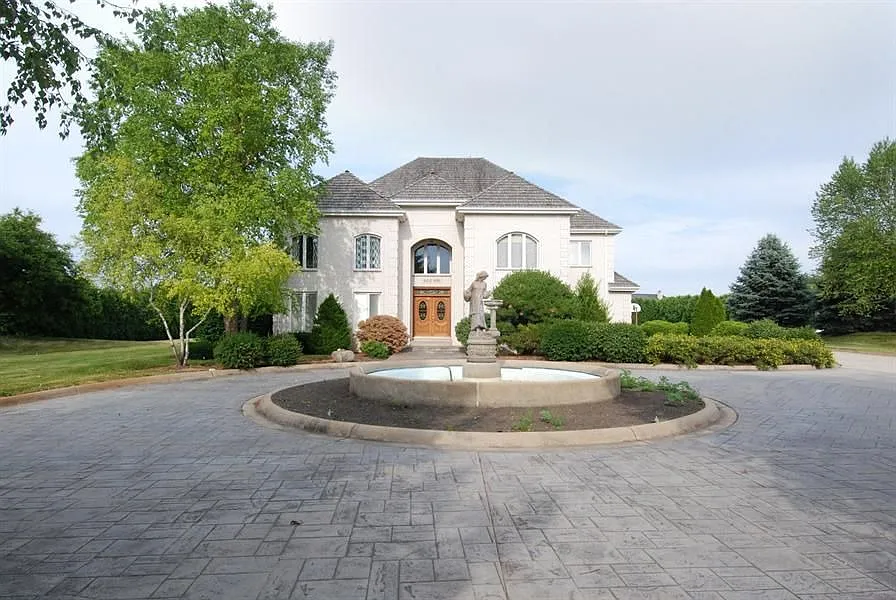 5N671 Chambellan Ln photo 1