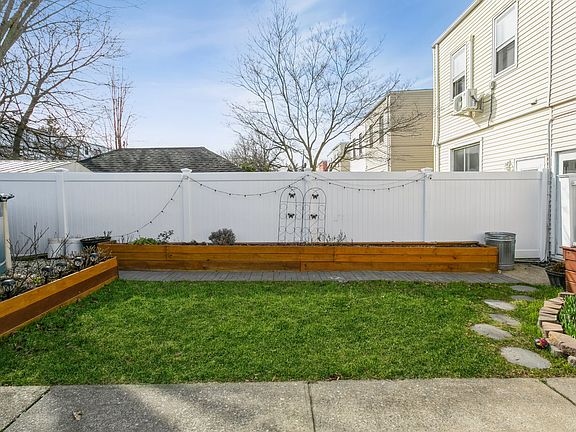 2nd image of 14746 Coolidge Ave
