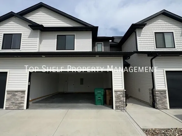 232 Bristlecone Dr, Pleasant Hill, IA 50327