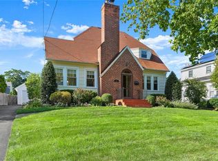 138 Edge Hill Rd, Fairfield, CT 06824