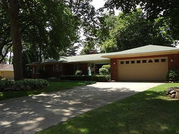 2nd image of 119 W Meldrum Cir