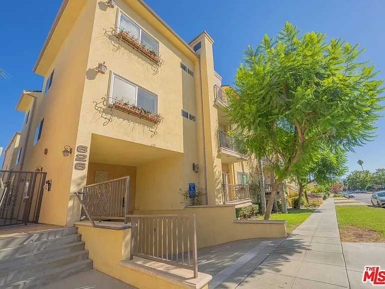 626 E Orange Grove Ave #105 — Photo 46