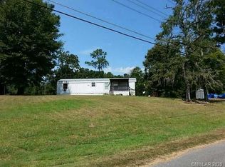 5645 Point Rd, Doyline, LA 71023
