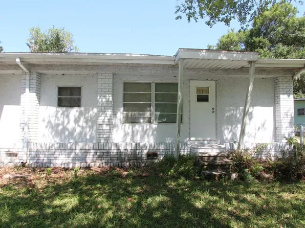 1055 Stardust Ln, Lutz, FL 33548
