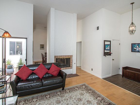 5th image of 4011 Villa Vis