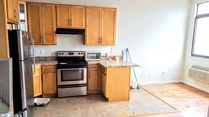 Rented by East Williamsburg Realty Inc | media 7