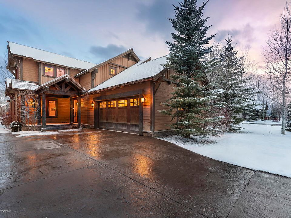 1st image of 21 Moulton Ln