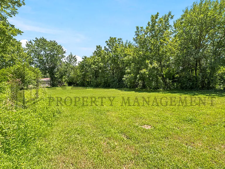 2917 S Walnut St — Photo 10
