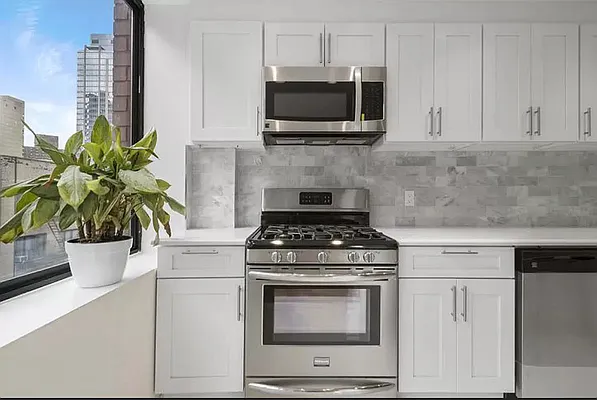 Rented by Compass | media 9