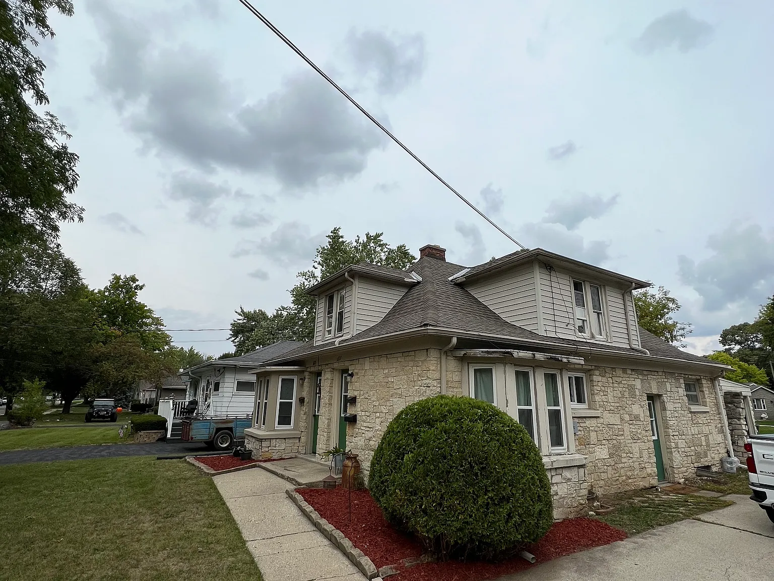 617 1/2 Sylvan Ter — Photo 2