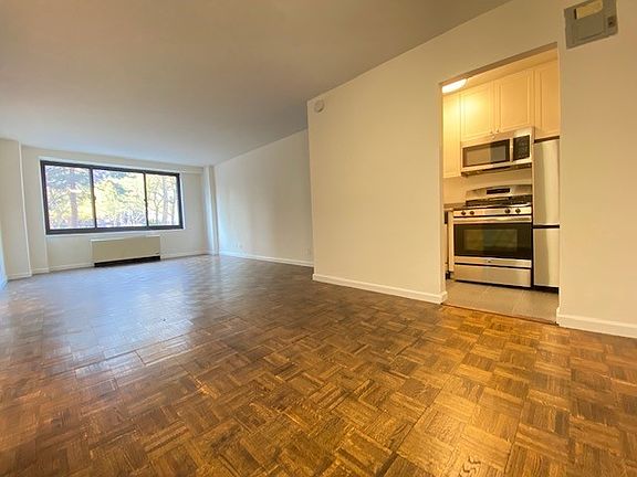 3rd image of 25 W 132nd St APT 1M