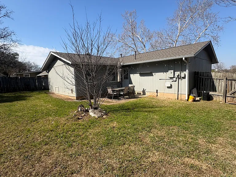 4009 Hillside Dr — Photo 10