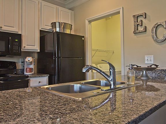 2nd image of 4011 Easton Way