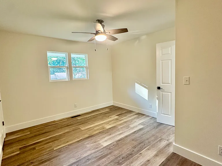 2814 Ridge Crest Dr — Photo 17