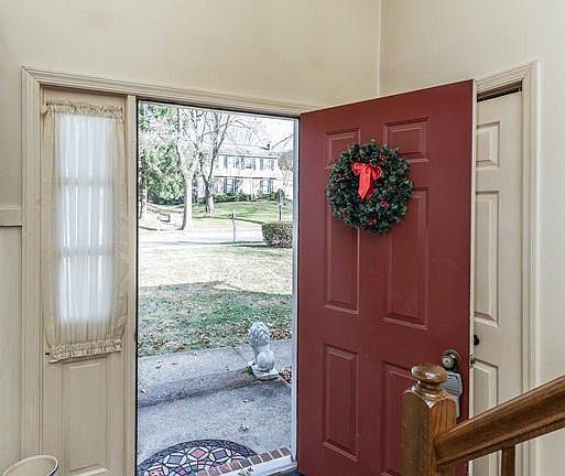 3rd image of 1504 Amesbury Ct