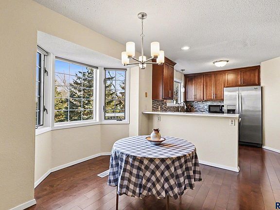 5th image of 1104 W 57th St APT 207