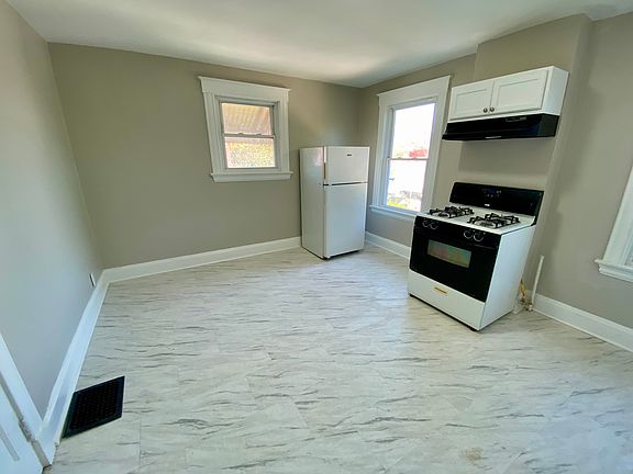 4th image of 919 6th Ave APT 2