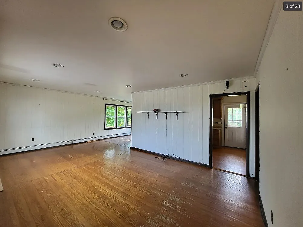 4 bed, $2,950 — Photo 2