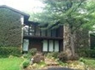 211 Mohican Ln, Franklin Lakes, NJ