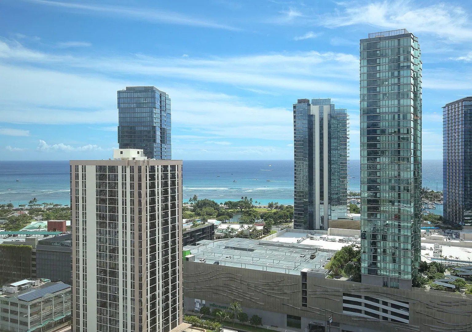 Experience Comfort & Convenience at Pacifica Honolulu #3104 — Photo 1