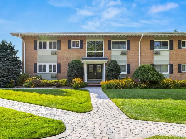 748 Deer Park Avenue #7H, North Babylon, NY 11703