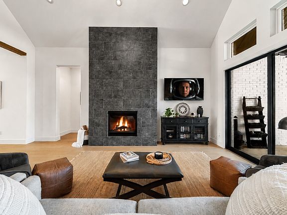 5th image of 660 Neale St