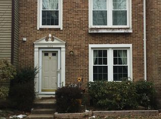 1652 Sierra Woods Dr, Reston, VA 20194