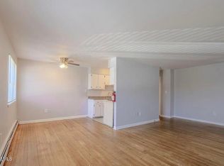 28 Manchester Ct APT C, Freehold, NJ 07728