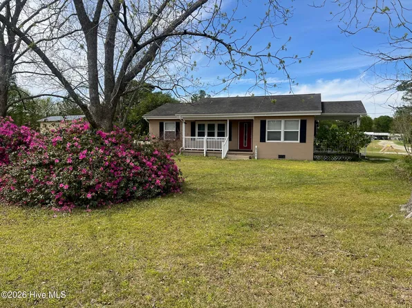 300 Five Mile Road, Richlands, NC 28574