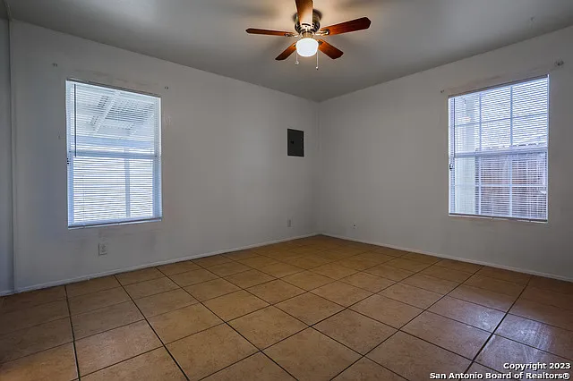5434 Plumtree Dr — Photo 5