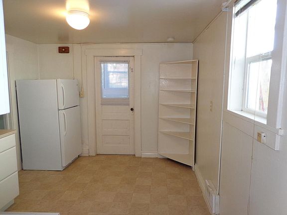 3rd image of 293 S Water Ave