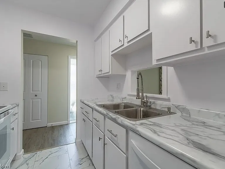 7970 Mentor Ave #D01 — Photo 5