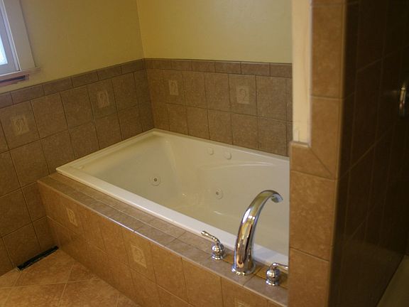 Jetted Tub in Master Bath