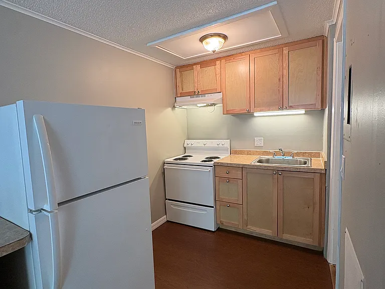 37926 Hillside Ln — Photo 2