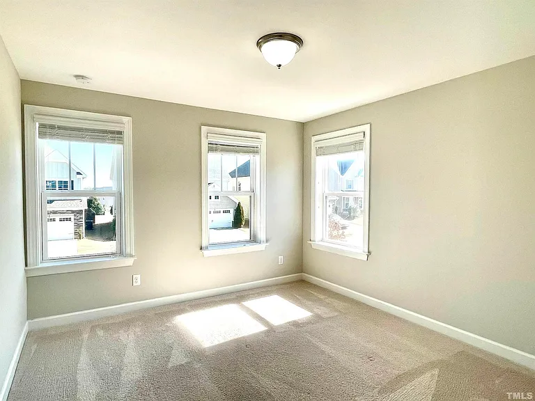 8008 Gilano Dr — Photo 34
