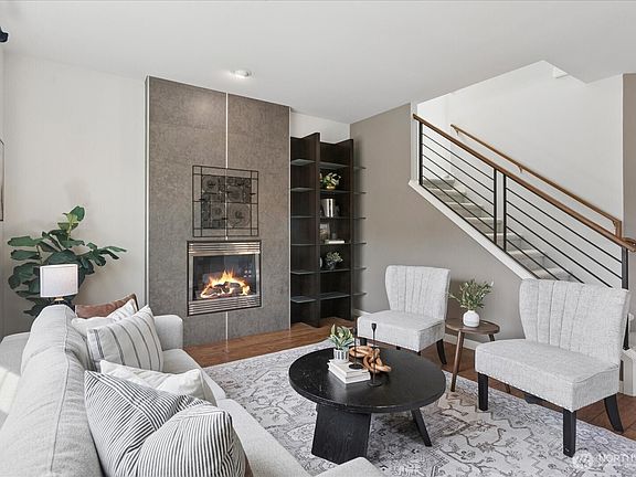 3rd image of 15822 13th Avenue W