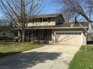 1567 Saint Marys Ct, Essexville, MI 48732