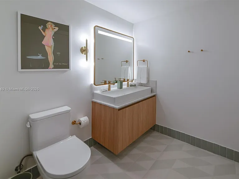 601 NE 1st Ave #4601 — Photo 5