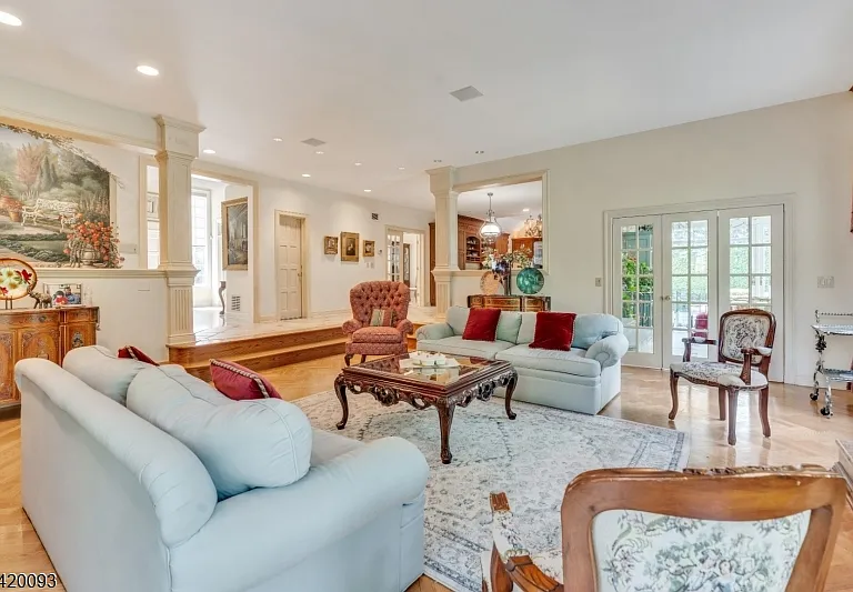 787 Peach Tree Ln — Photo 10