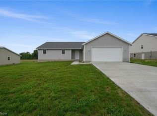 10952 Madlyn St NE, Bolivar, OH 44612