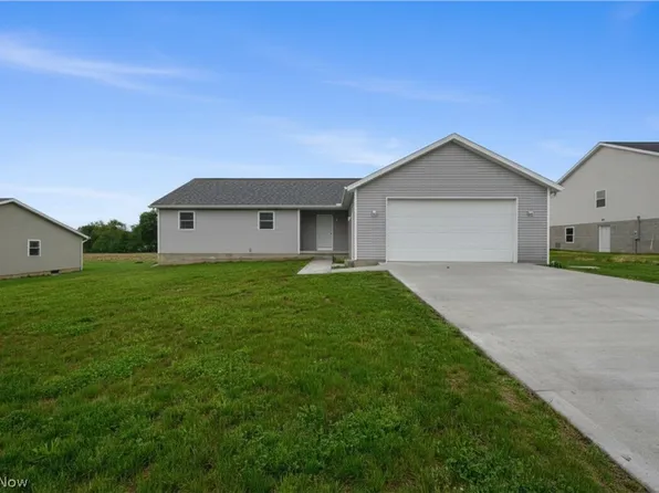 10952 Madlyn St NE, Bolivar, OH 44612