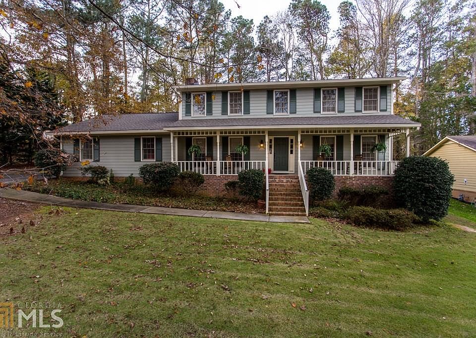 2nd image of 429 Alp Ln