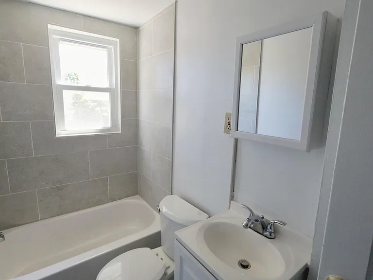 39 Moran Ave — Photo 17