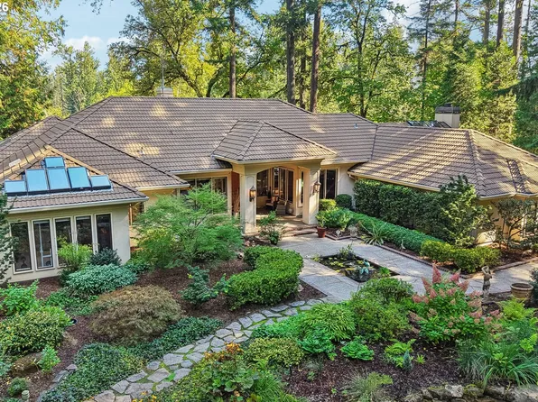 15555 S Clackamas River Dr, Oregon City, OR 97045