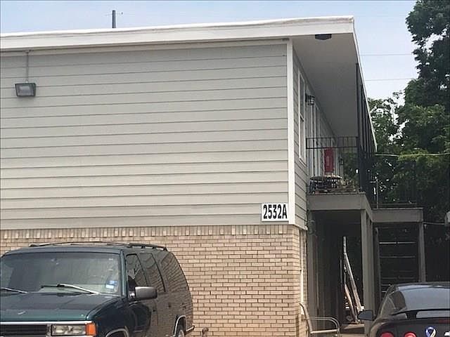 1st image of 2532 Charlotte St APT 2