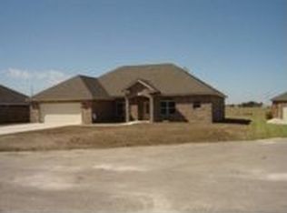 164 Castle Breeze Dr, Seguin, TX 78155