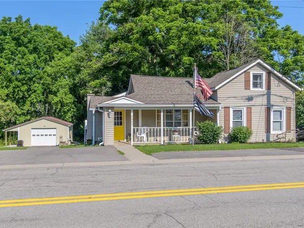 3977 W Walworth Rd, Macedon, NY 14502
